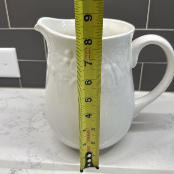 Gibson Housewares Raised Embossed Fruit “flourish” Large Pitcher 72oz white - Picture 2 of 8